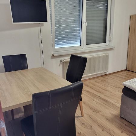Schoene 2 Zimmer Wohnung Im Herzen Von ไกลส์ดอร์ฟ ภายนอก รูปภาพ