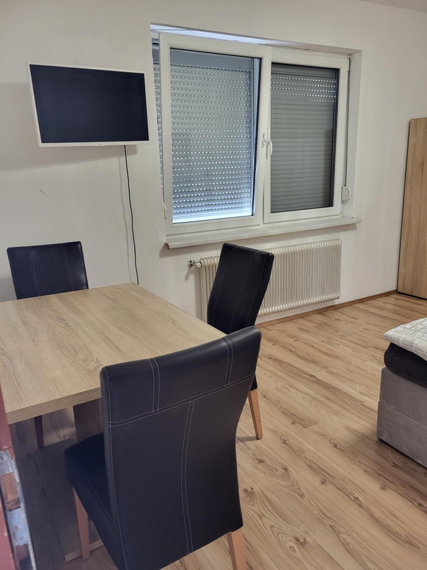 Schoene 2 Zimmer Wohnung Im Herzen Von ไกลส์ดอร์ฟ ภายนอก รูปภาพ